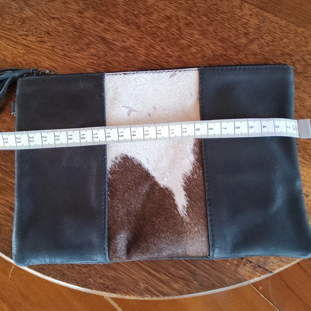 Leather cow hide clutch - Picture 5 of 5